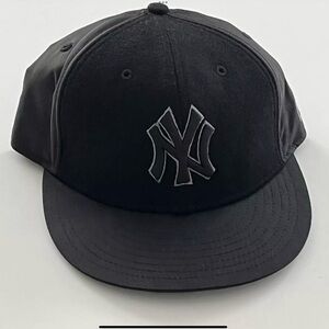 NEW YORK Yankees Baseball Cap 7 1/4" New Era 59 Fifty Black/Grey Fitted Hat